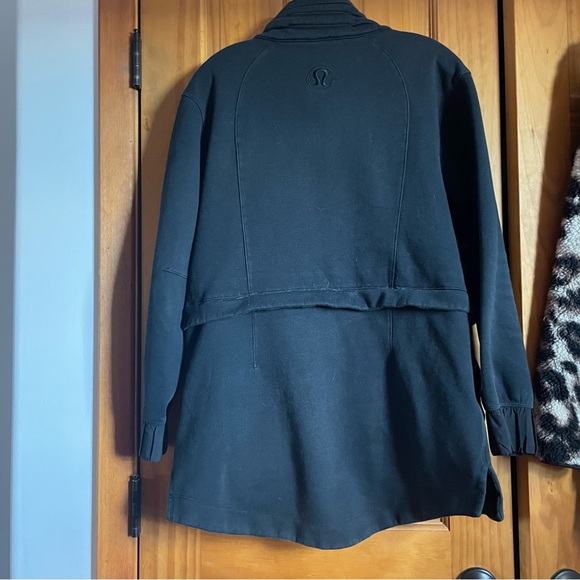 Lululemon 10 - Picture 2 of 6